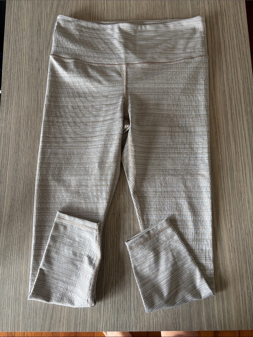 Athleta Textured Taupe High Rise Leggings Size Medium